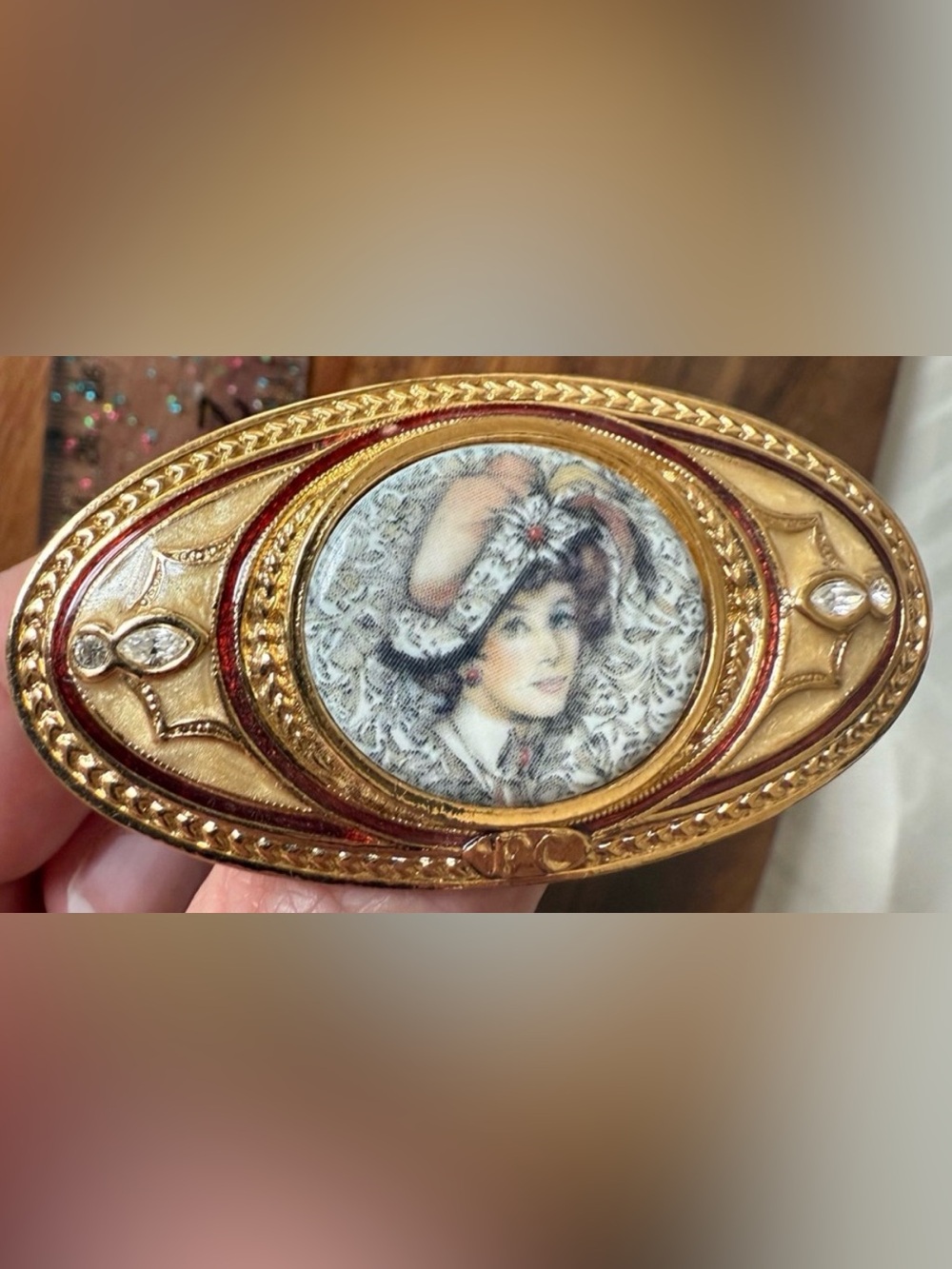 Avon President’s Club Special Edition Lady Cameo Brooch Pin - Picture 1 of 3